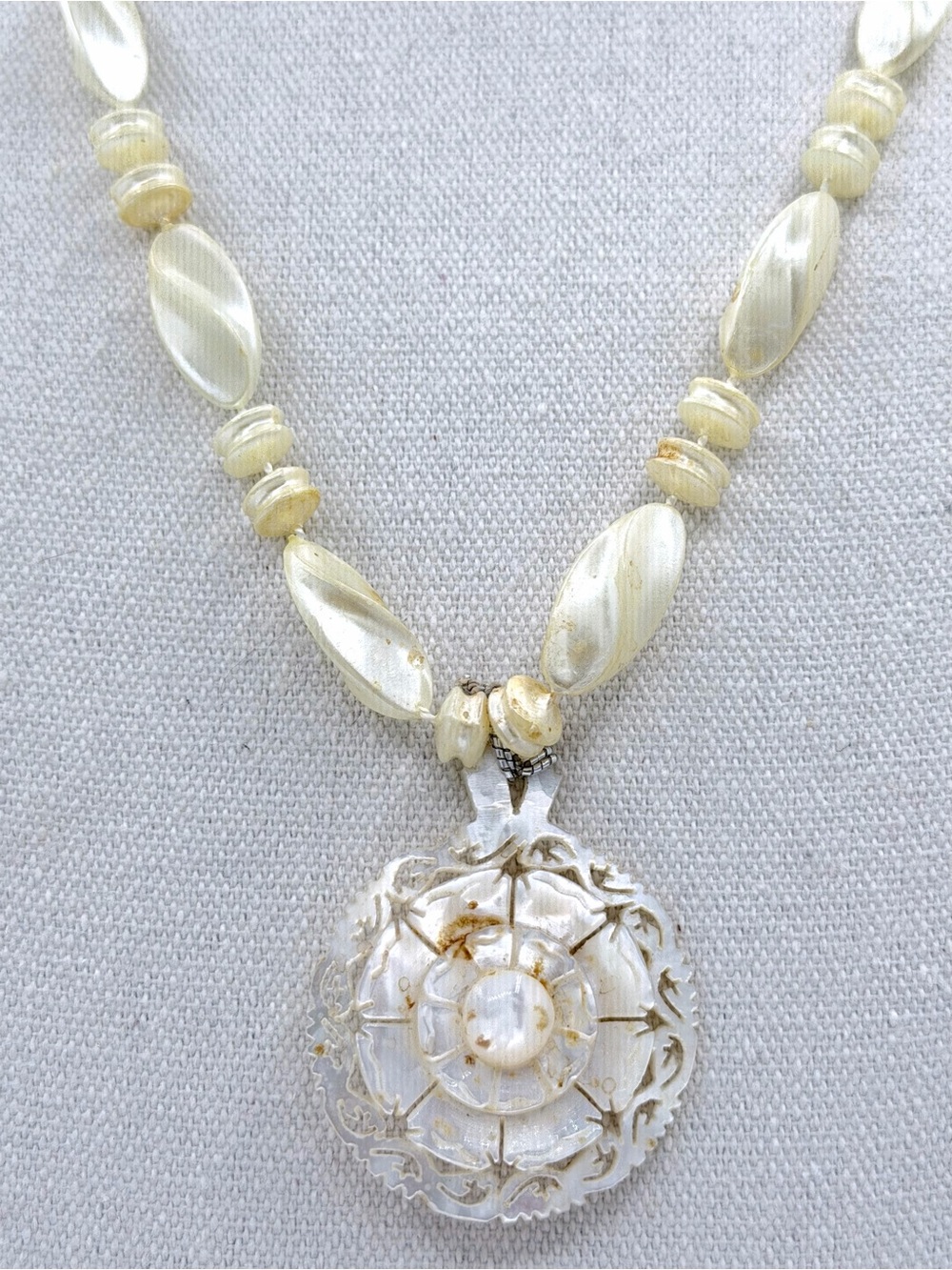 Vintage MOP Mother of Pearl Bethleham Pearl Jerusalem Flower Mandela Necklace